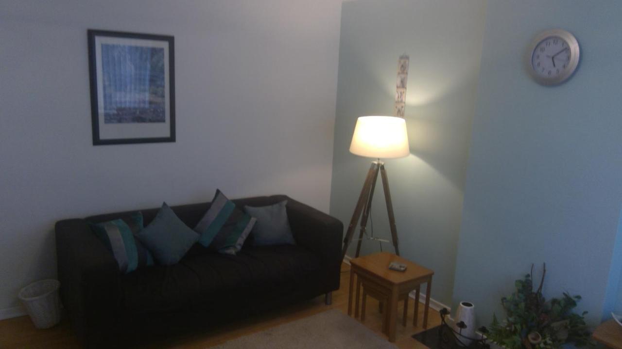 Delightful House With Big Ambitions Apartment Leigh  Bagian luar foto